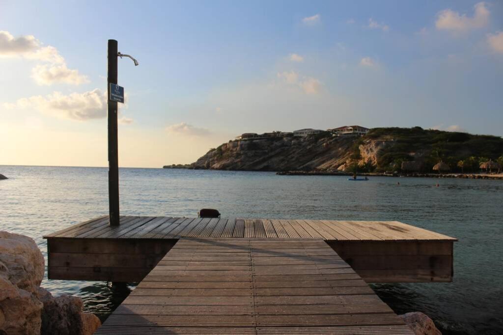 Blue Emerald On Blue Bay Beach Exterior photo